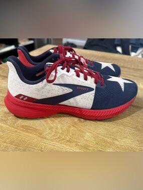 Woman’s Brooks Launch 8 Run Texas Shoes size 9